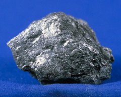 A picture of a hunk of graphite